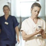 Tausende Ascom-Smartphones für britische Pfleger