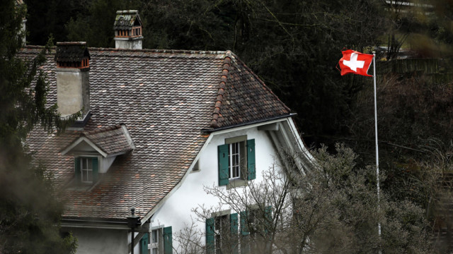 Wohneigentum langfristig zu finanzieren ist in der Schweiz erneut günstiger geworden.